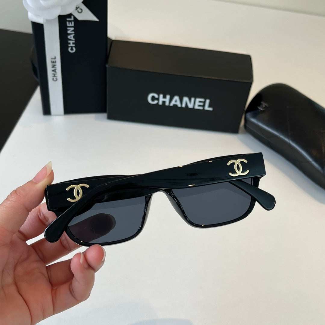 Chanel Oversized Black Lens Sunglasses for Men & Women - 486534 - detail image 5