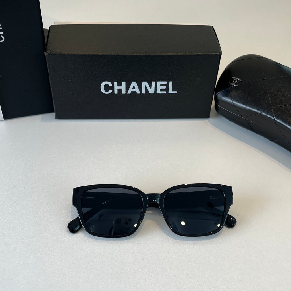 Chanel Oversized Black Lens Sunglasses for Men & Women - 486534 - detail image 4