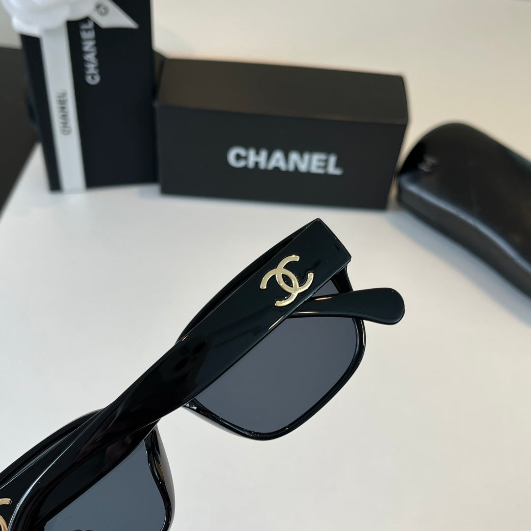 Chanel Oversized Black Lens Sunglasses for Men & Women - 486534 - detail image 6