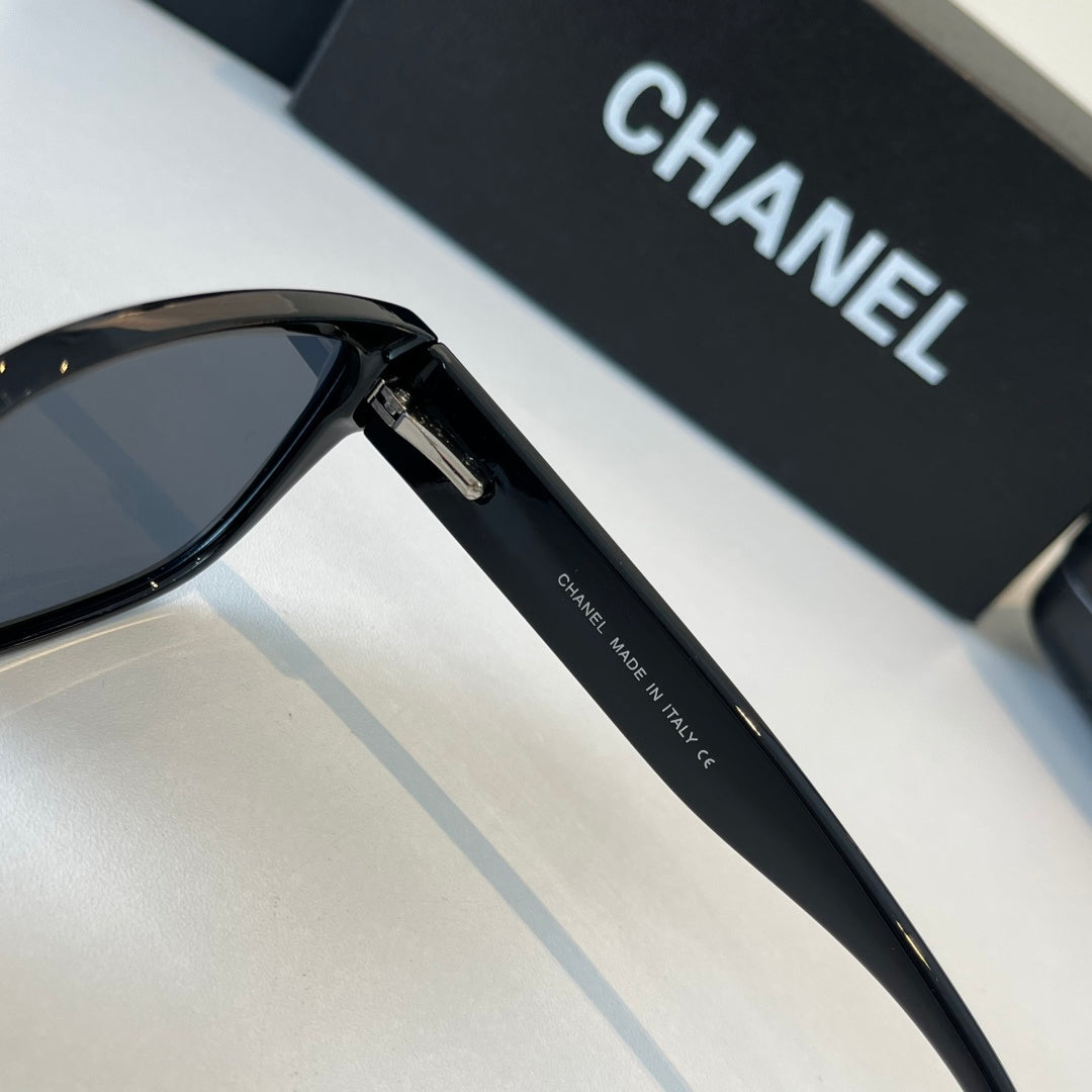 Chanel Oversized Black Lens Sunglasses for Men & Women - 486534 - detail image 9