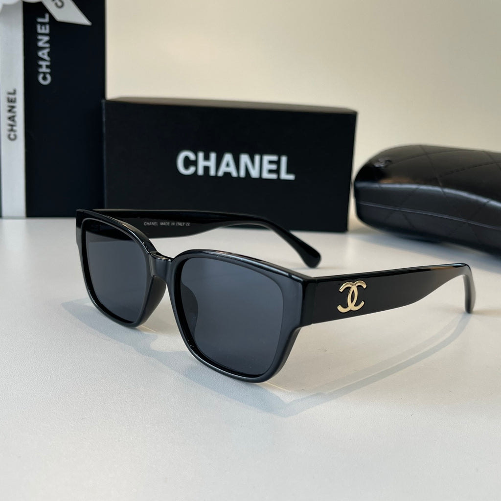 Chanel Oversized Black Lens Sunglasses for Men & Women - 486534 - detail image 3