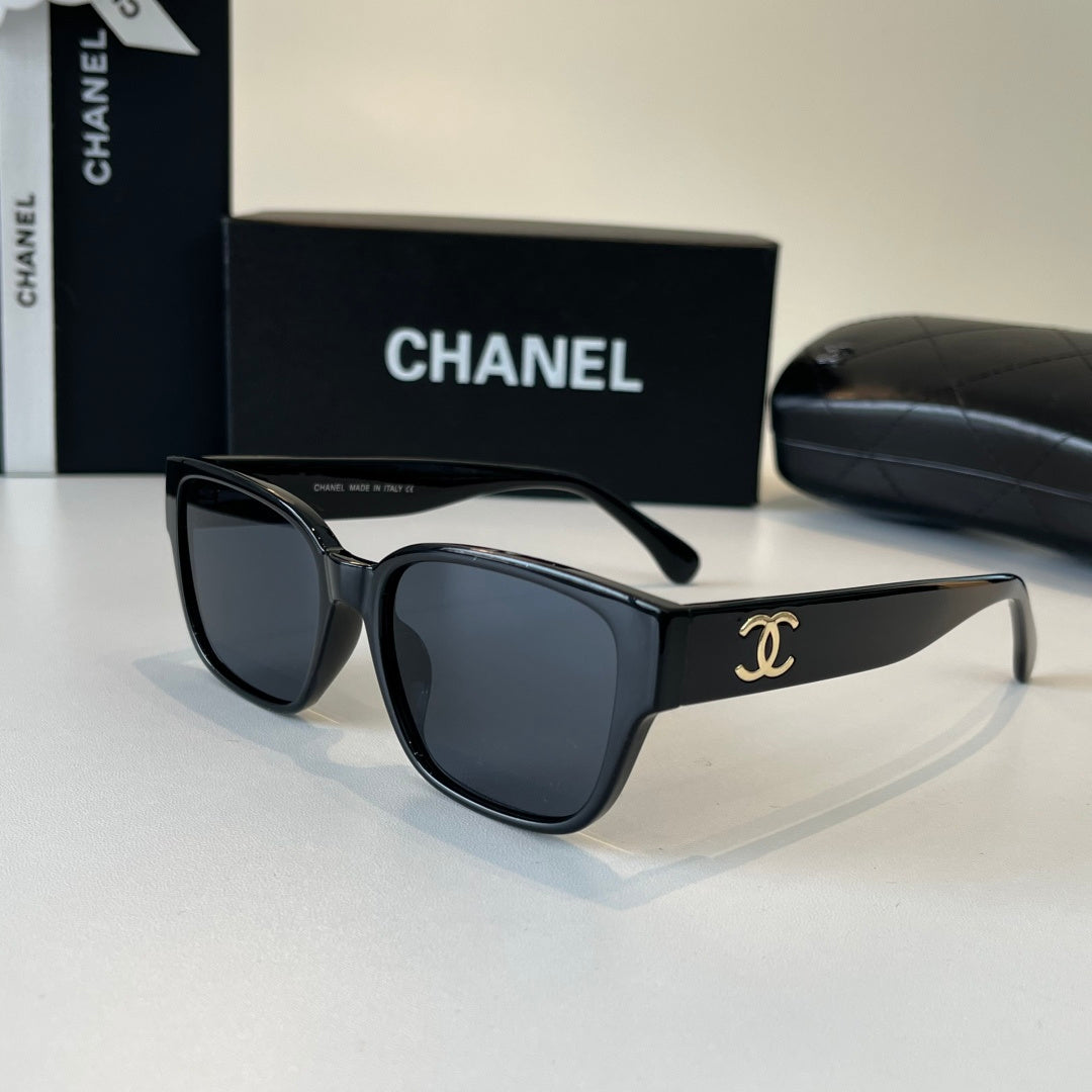 Chanel Oversized Black Lens Sunglasses for Men & Women - 486534 - detail image 3