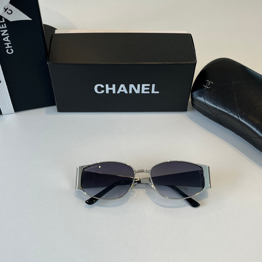 Chanel Oversized Silver Lens Sunglasses for Men & Women - 486535 - detail image 4
