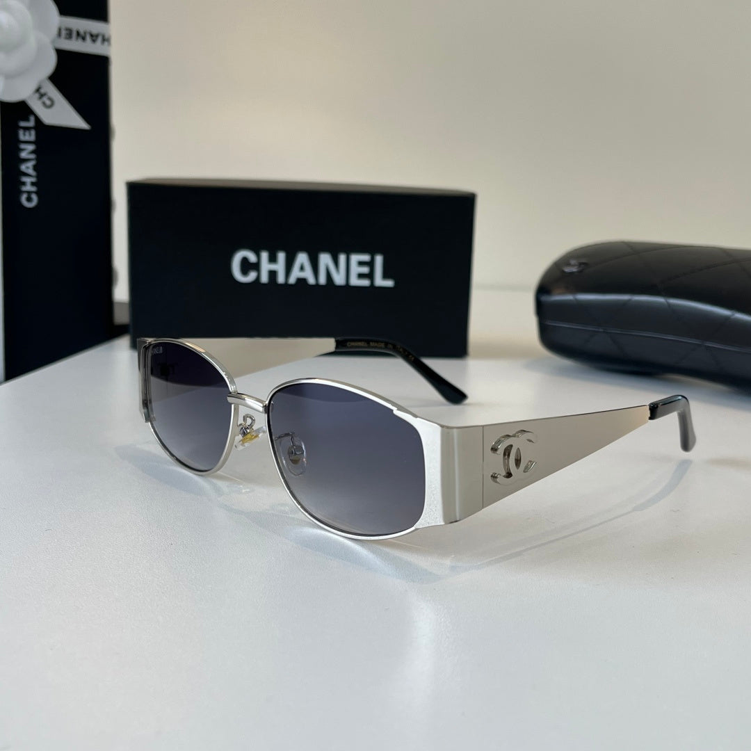 Chanel Oversized Silver Lens Sunglasses for Men & Women - 486535 - detail image 3