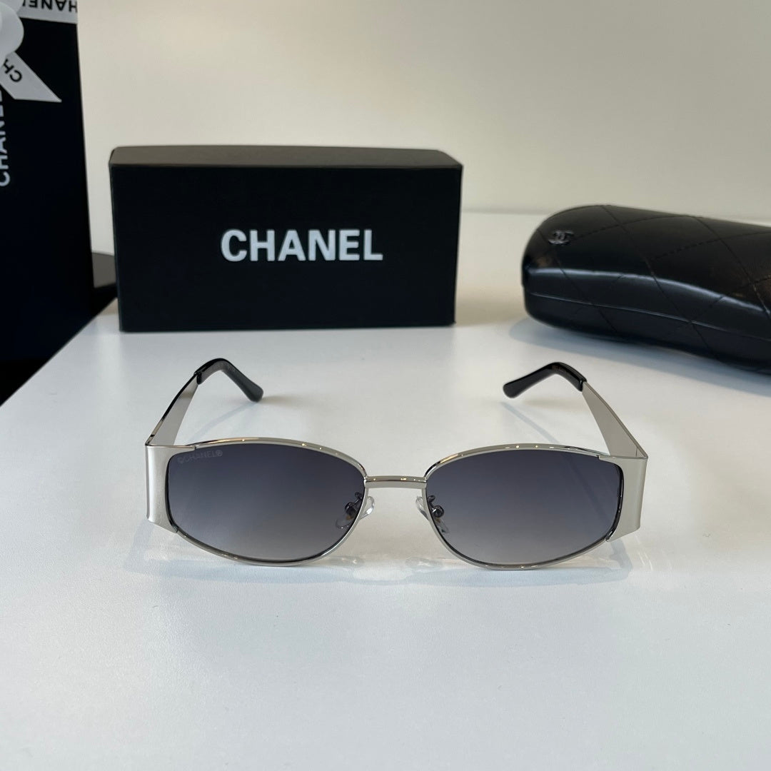 Chanel Oversized Silver Lens Sunglasses for Men & Women - 486535 - detail image 2