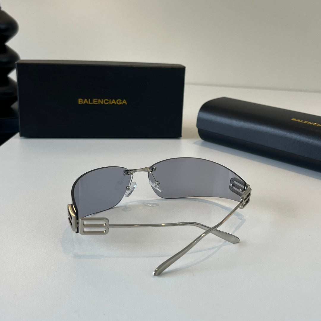 Balenciaga Rectangular Silver Lens Sunglasses for Men & Women - 466018 - detail image 5