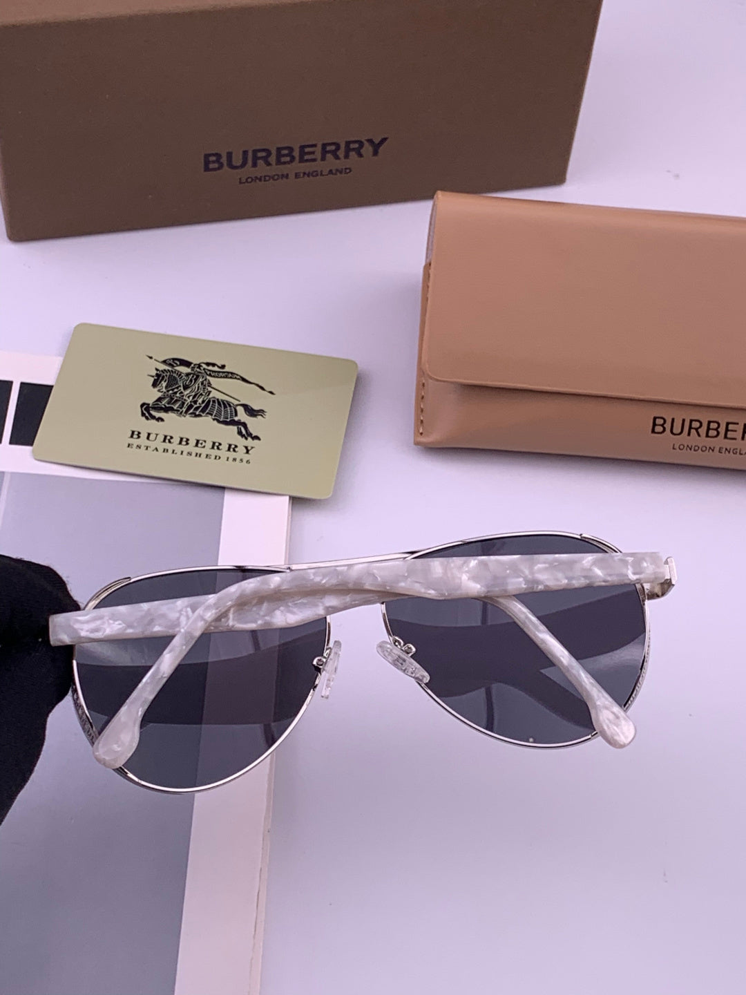 Burberry B880667 Aviator Gold Lens Sunglasses for Men - detail image 3