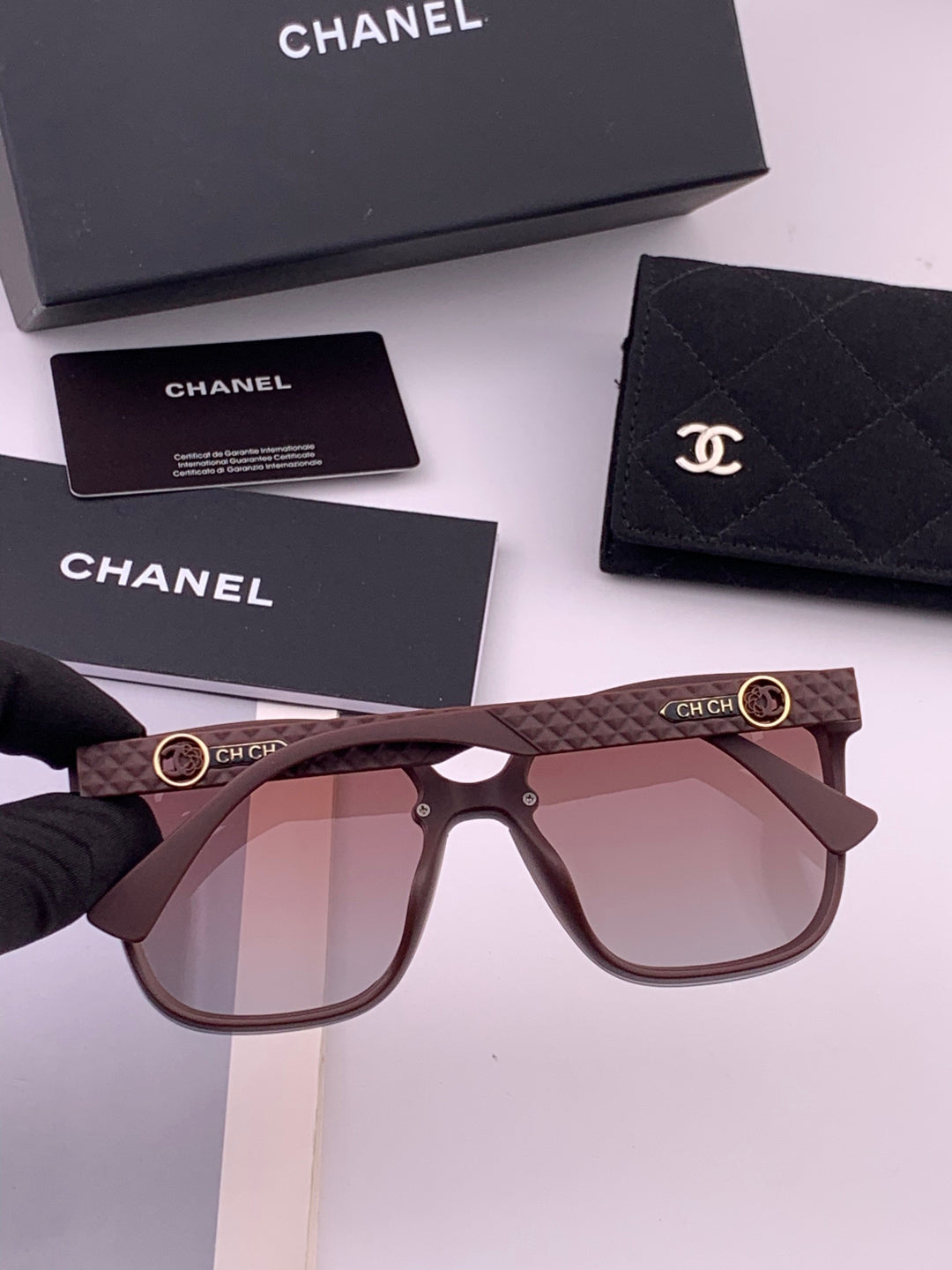 Chanel CH5292 Polarized Round Black Lens Sunglasses for Men & Women - detail image 5