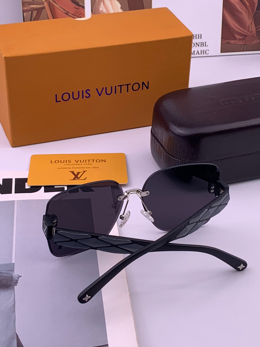 Louis Vuitton L1550 Square Gold Lens Sunglasses for Men & Women - detail image 5