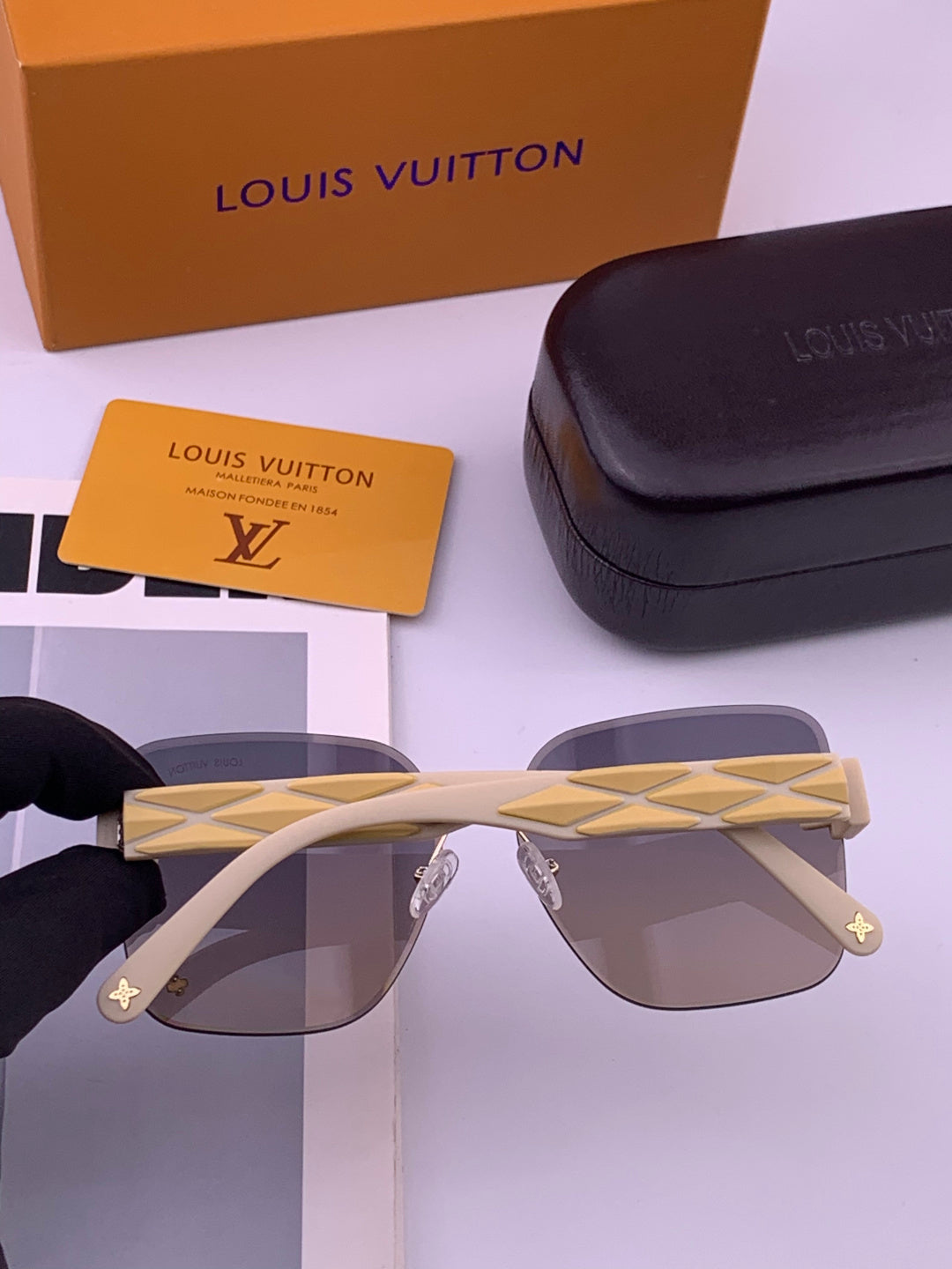 Louis Vuitton L1550 Square Brown Lens Sunglasses for Men & Women - detail image 6