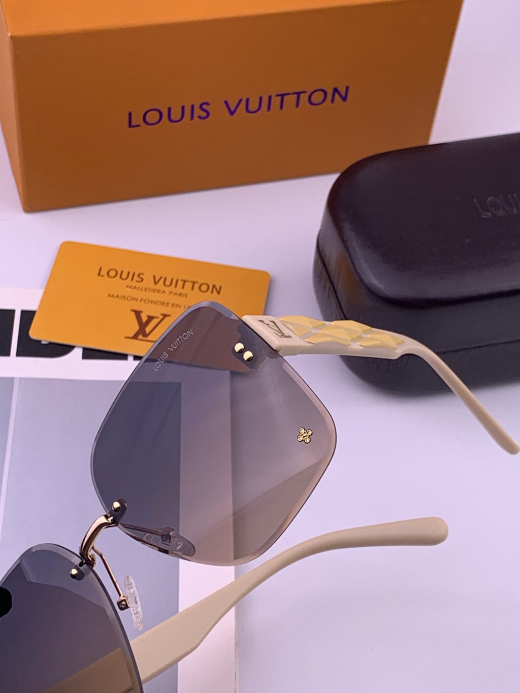 Louis Vuitton L1550 Square Brown Lens Sunglasses for Men & Women - detail image 3