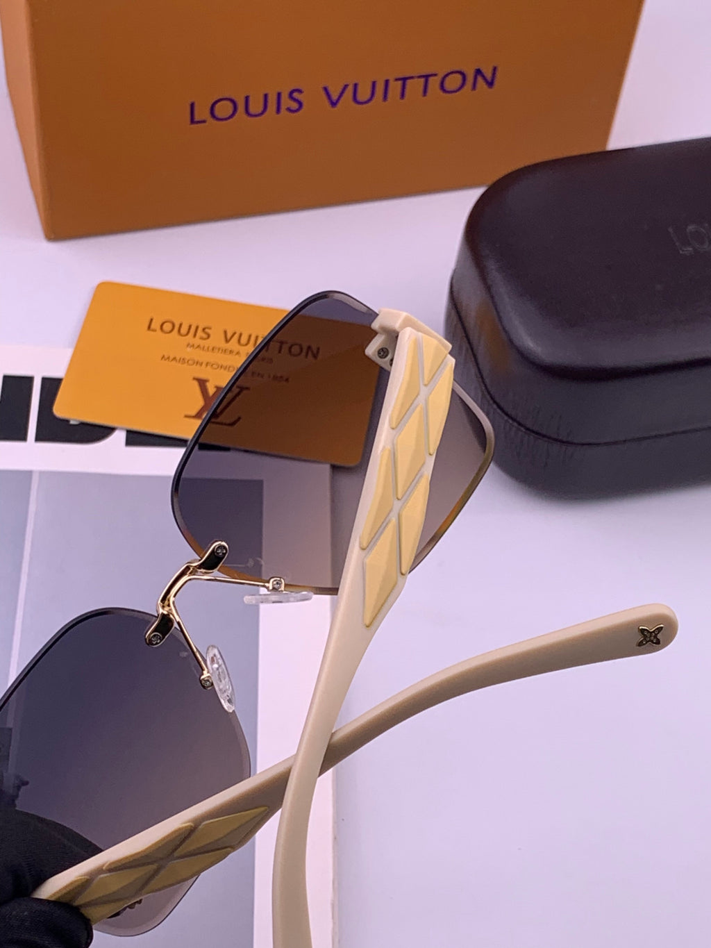 Louis Vuitton L1550 Square Brown Lens Sunglasses for Men & Women - detail image 5