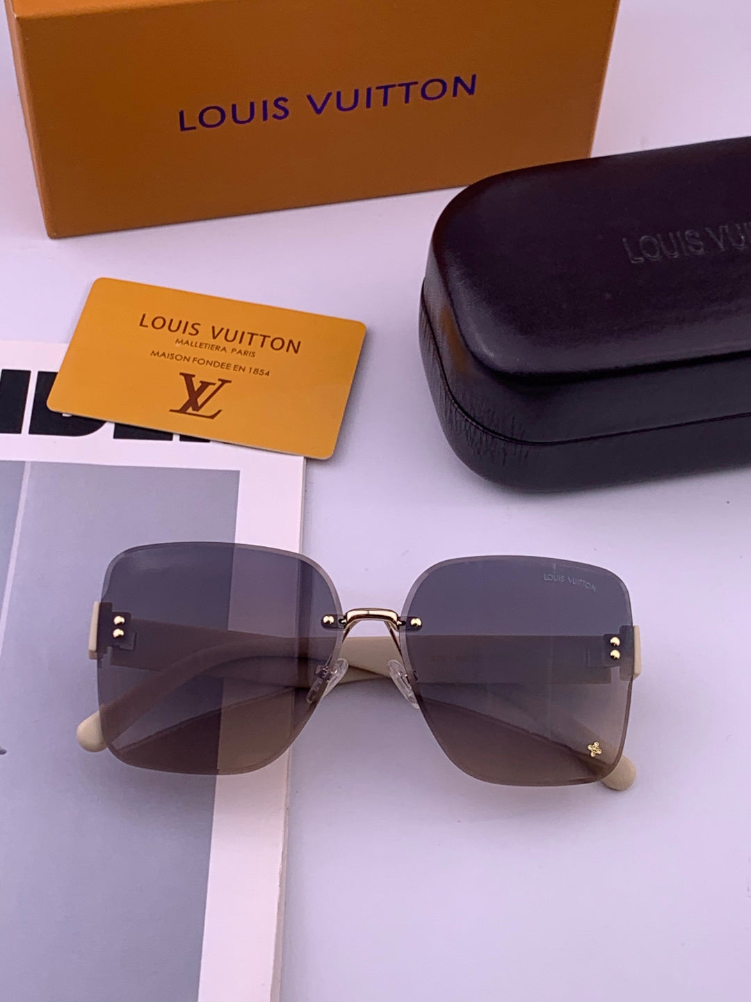 Louis Vuitton L1550 Square Brown Lens Sunglasses for Men & Women - detail image 8