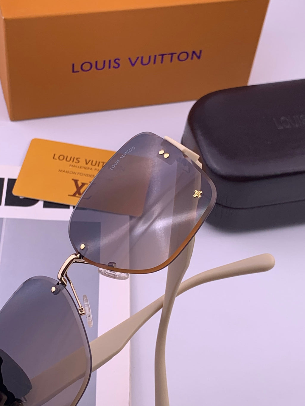 Louis Vuitton L1550 Square Brown Lens Sunglasses for Men & Women - detail image 4