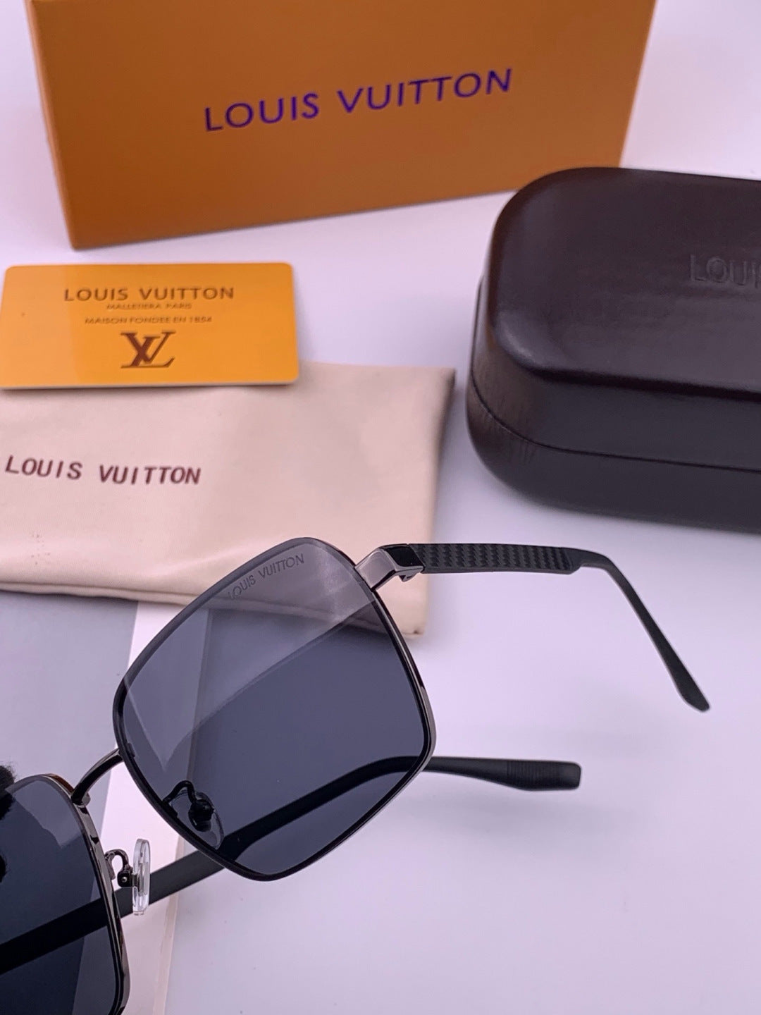 Louis Vuitton L5253 Polarized Aviator Blue Lens Sunglasses for Men - detail image 6