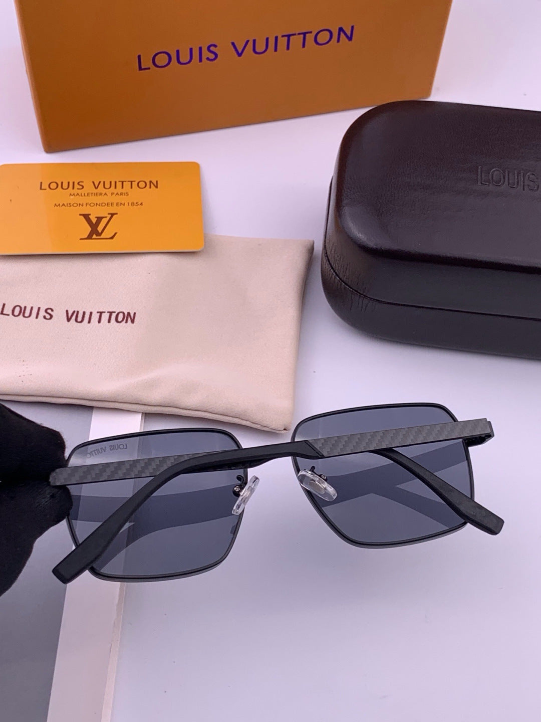 Louis Vuitton L5253 Polarized Aviator Blue Lens Sunglasses for Men - detail image 7