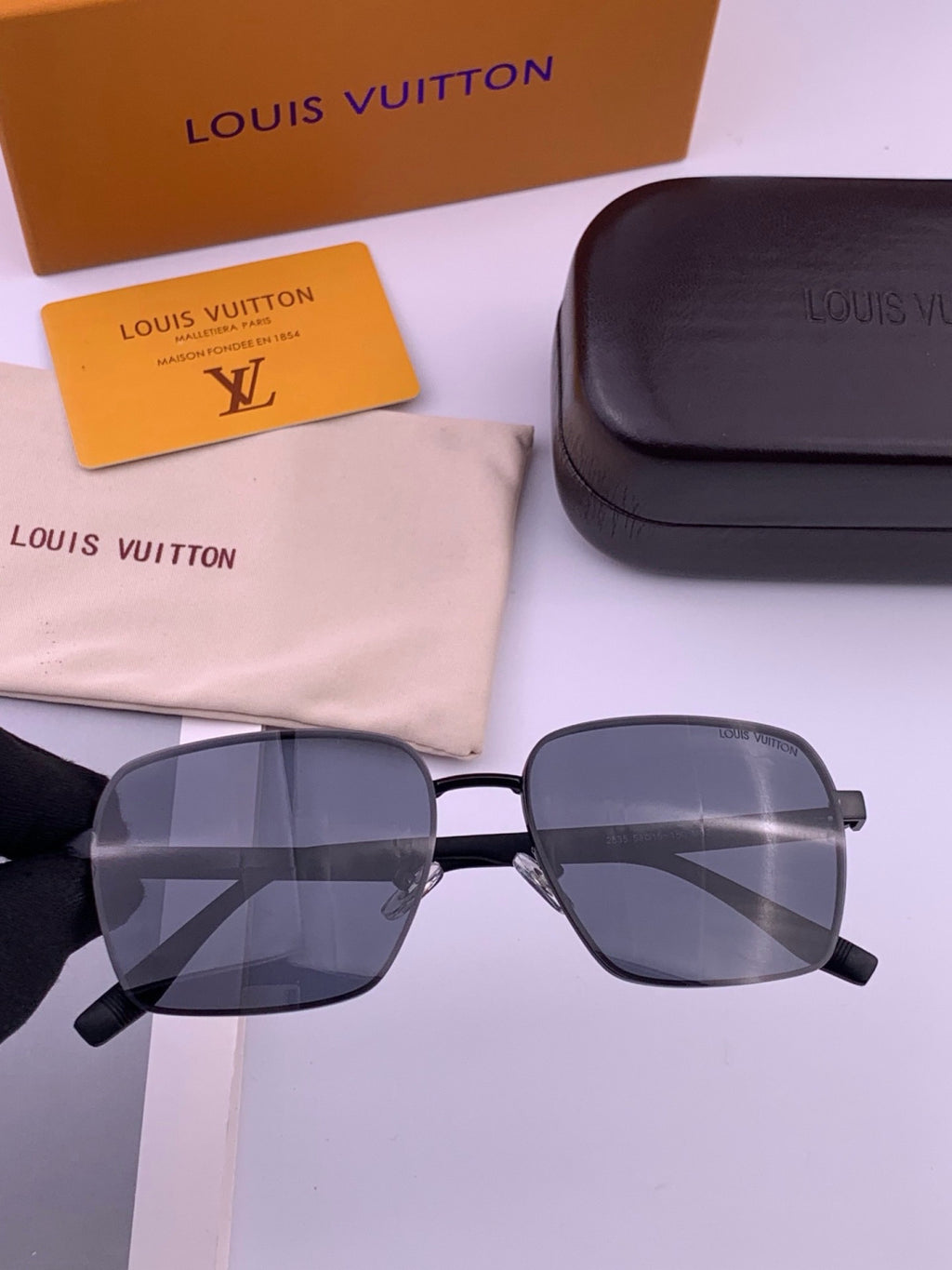 Louis Vuitton L5253 Polarized Aviator Blue Lens Sunglasses for Men - detail image 2