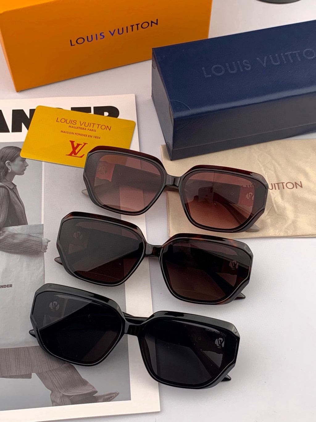 Louis Vuitton L8551 Square Pink Lens Sunglasses for Men & Women - 464800 - detail image 4