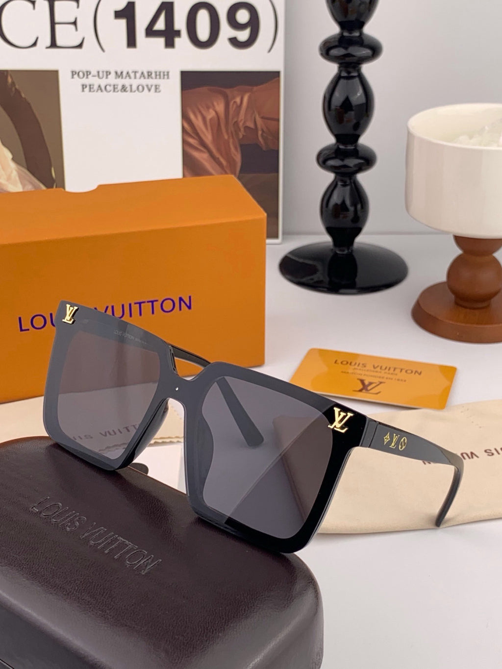 Louis Vuitton L6006 Oversized Black Lens Sunglasses for Men & Women - 464806 - detail image 2