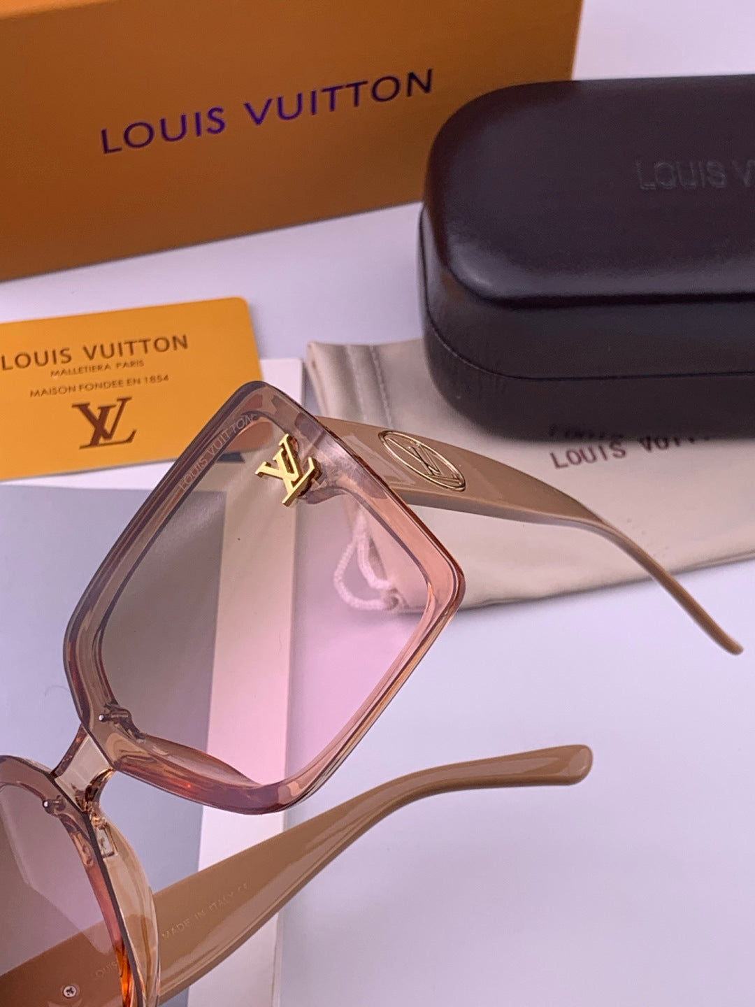 Louis Vuitton L8270 Square Black Lens Sunglasses for Men & Women - 464807 - detail image 3