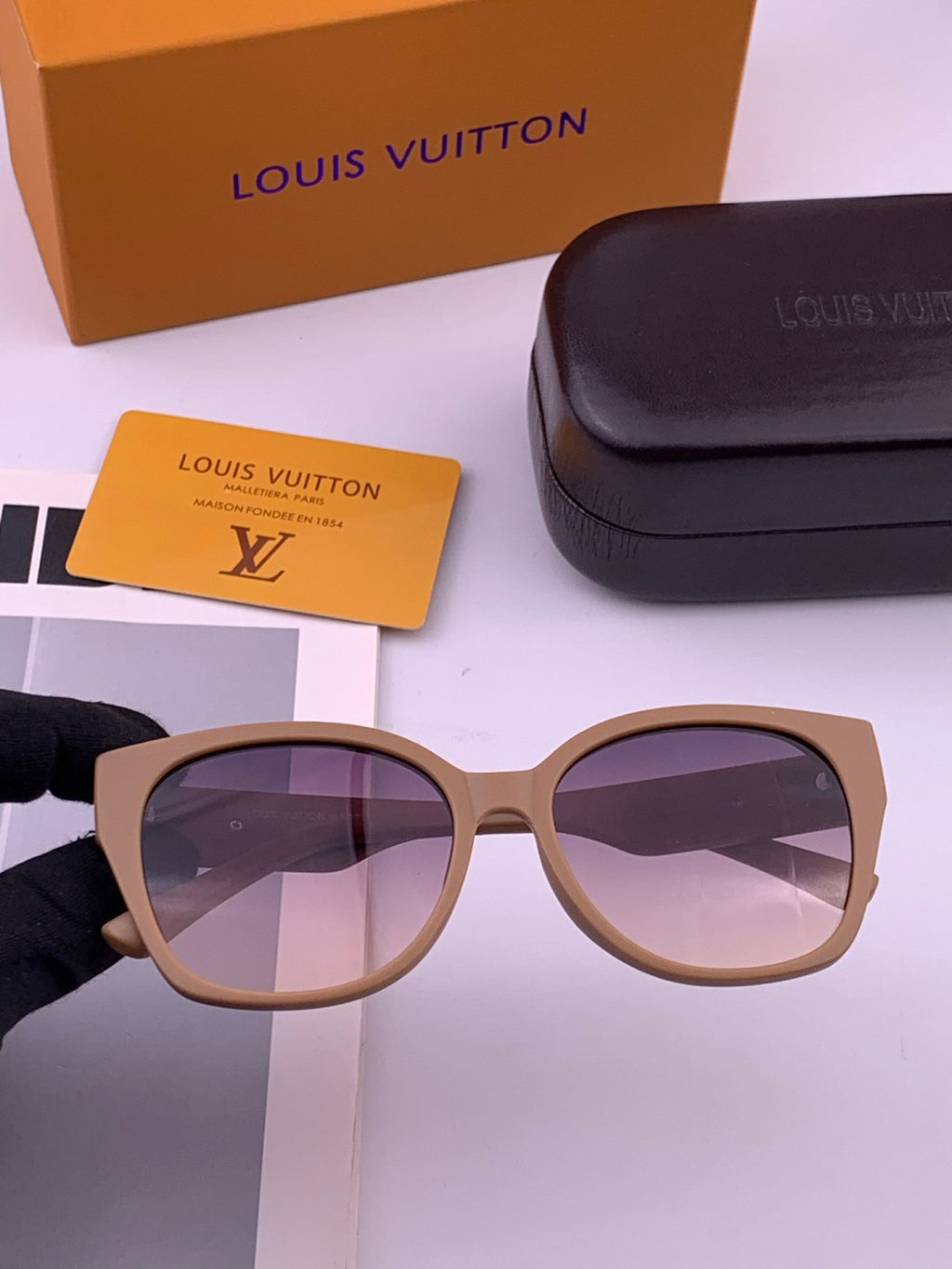 Louis Vuitton L27001 Square Black Lens Sunglasses for Men & Women - 464808