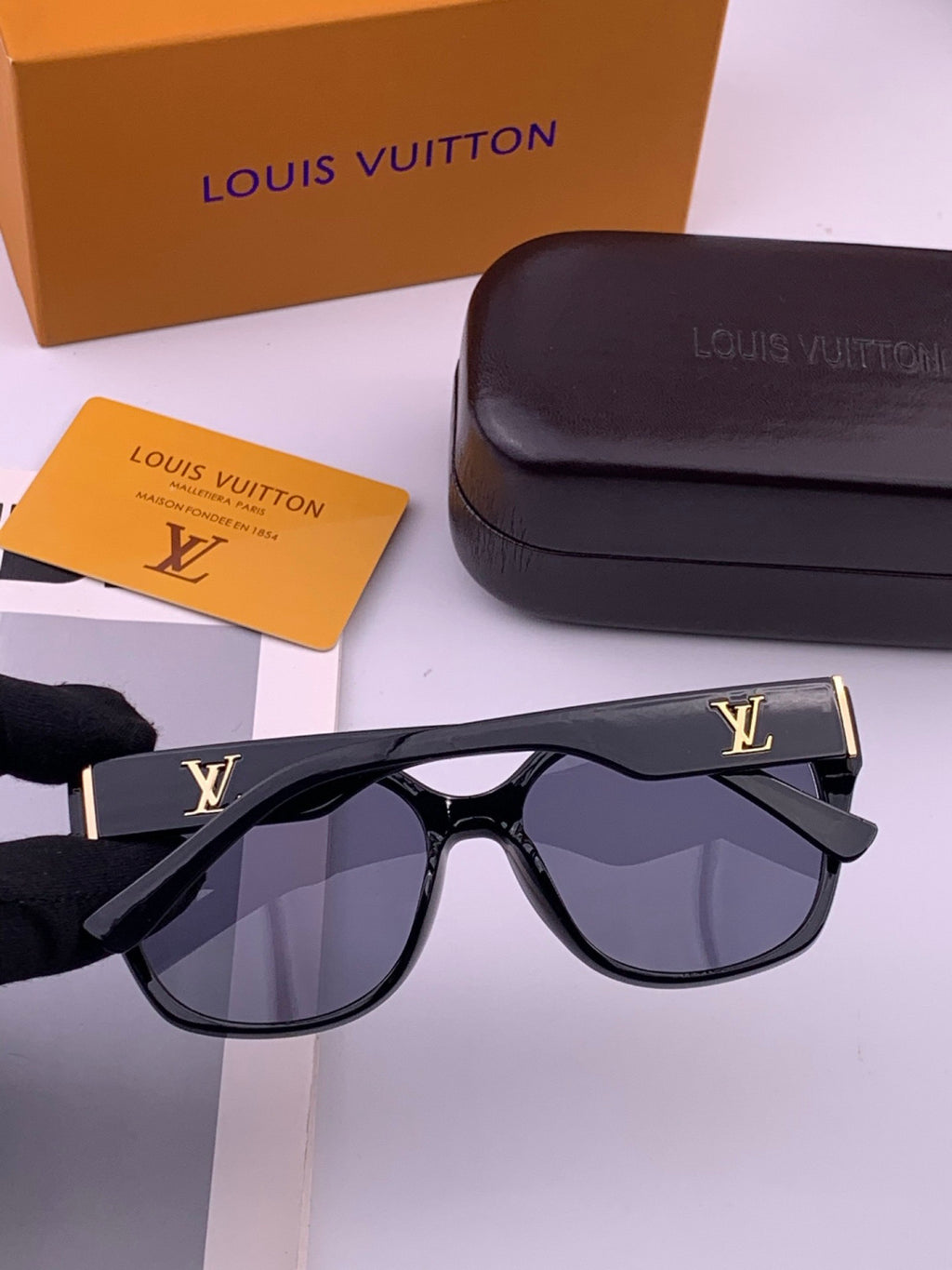 Louis Vuitton L27001 Square Black Lens Sunglasses for Men & Women - 464809 - detail image 5