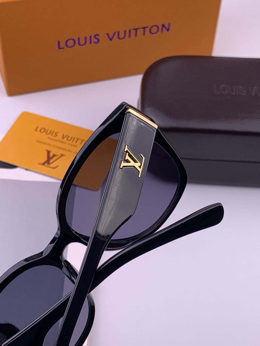Louis Vuitton L27001 Square Black Lens Sunglasses for Men & Women - 464809 - detail image 4