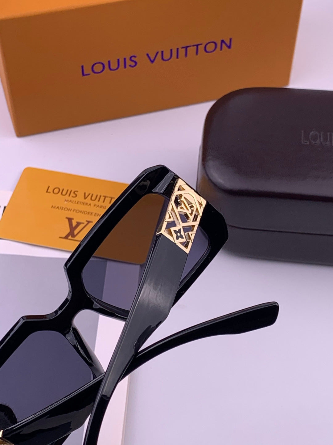 Louis Vuitton L77001 Square Brown Lens Sunglasses for Men & Women - 464814 - detail image 4