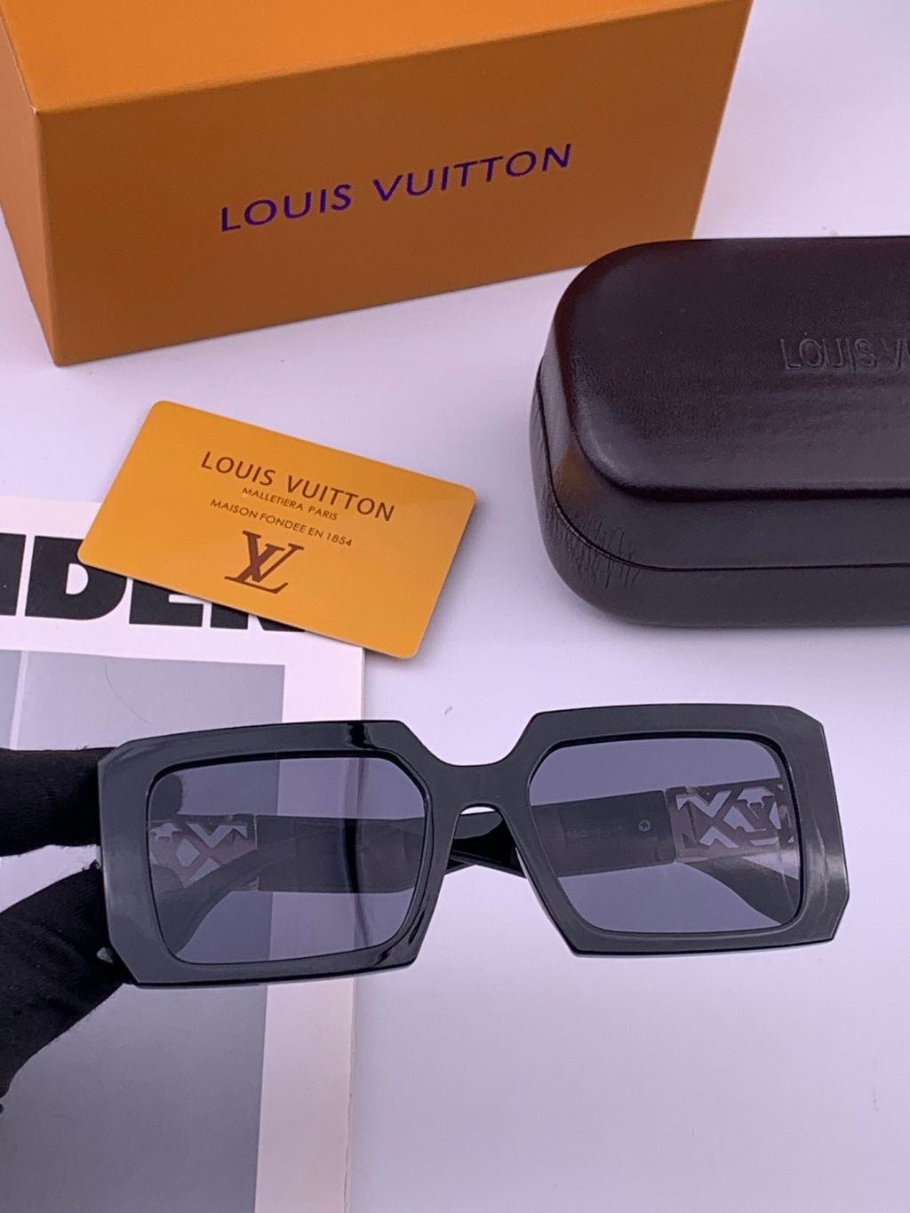 Louis Vuitton L77001 Square Brown Lens Sunglasses for Men & Women - 464814