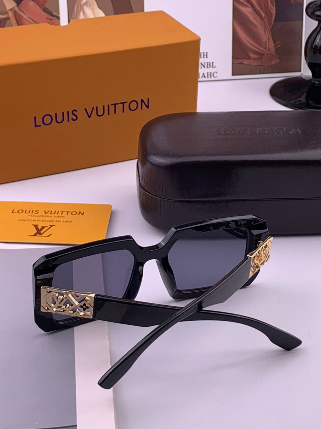Louis Vuitton L77001 Square Brown Lens Sunglasses for Men & Women - 464814 - detail image 6