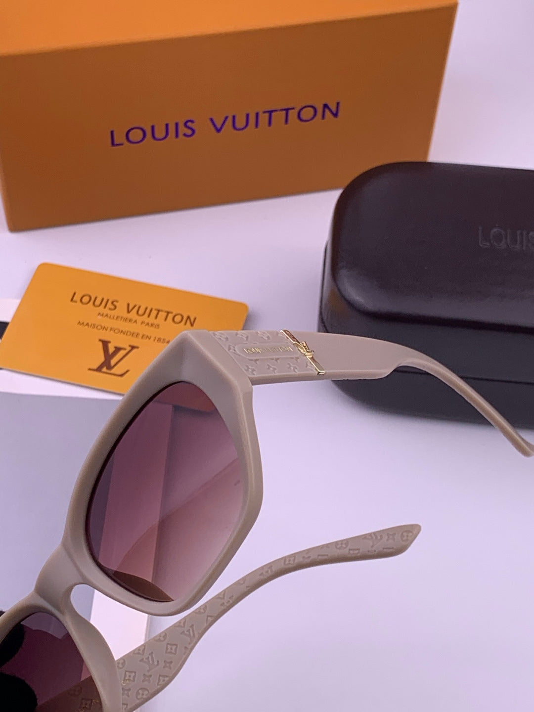 Louis Vuitton L17000 Square Black Lens Sunglasses for Men & Women - 464818 - detail image 3