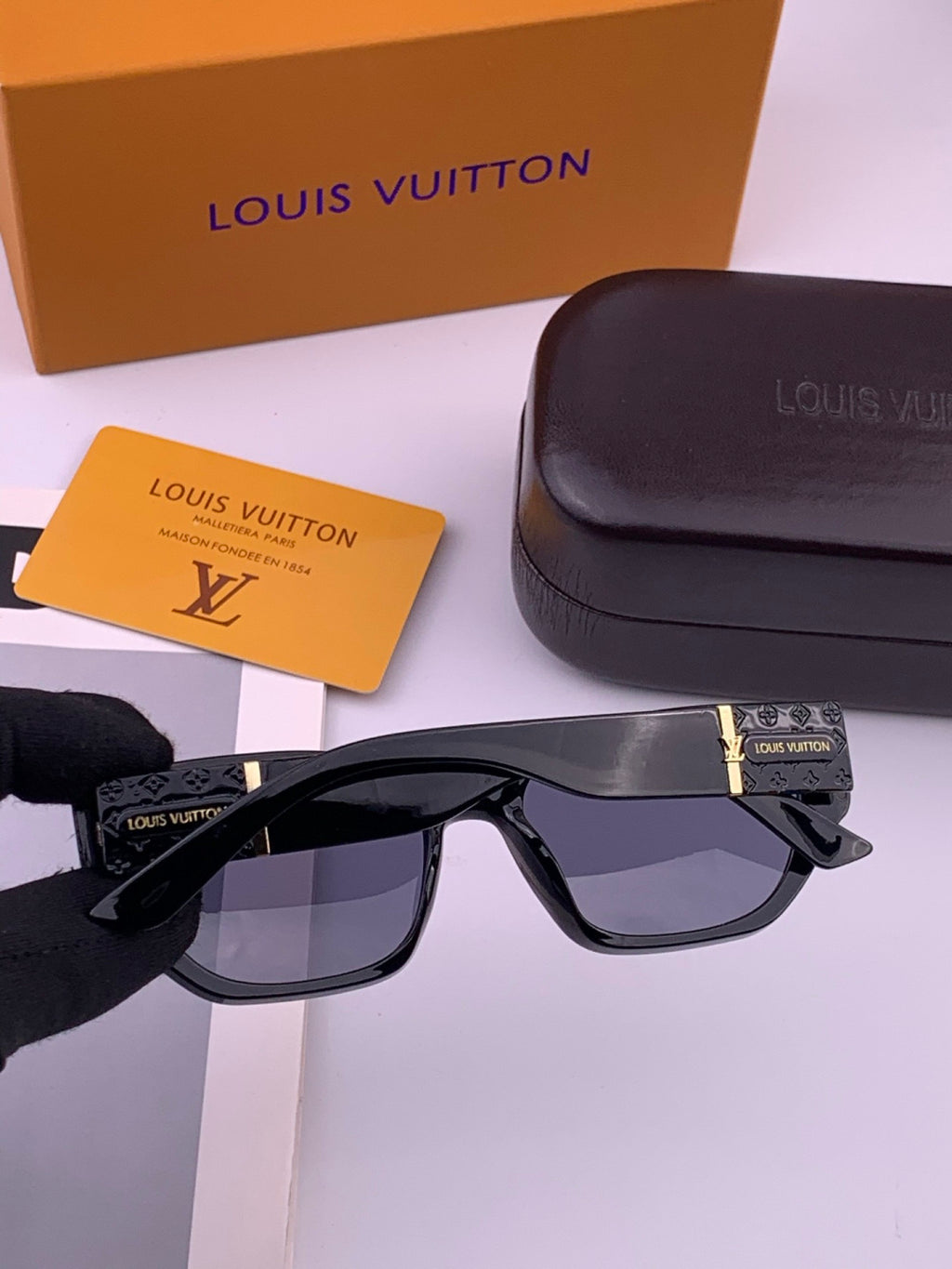 Louis Vuitton L17000 Square Black Lens Sunglasses for Men & Women - 464819 - detail image 3