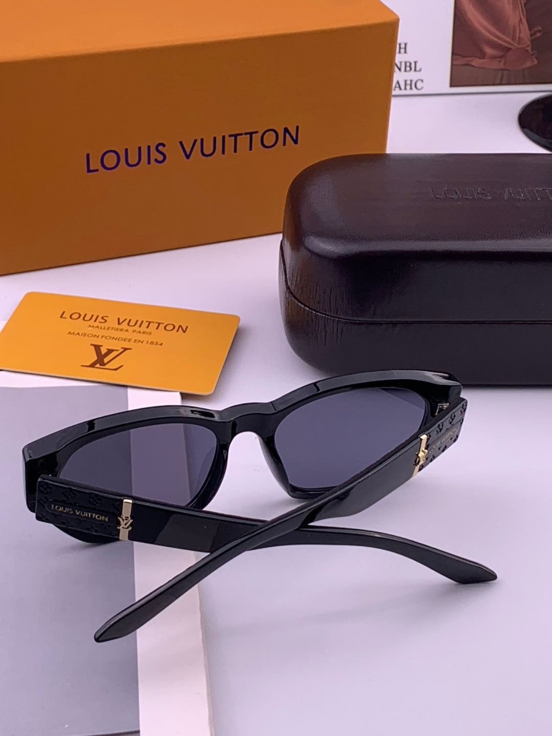 Louis Vuitton L17000 Square Black Lens Sunglasses for Men & Women - 464819 - detail image 5