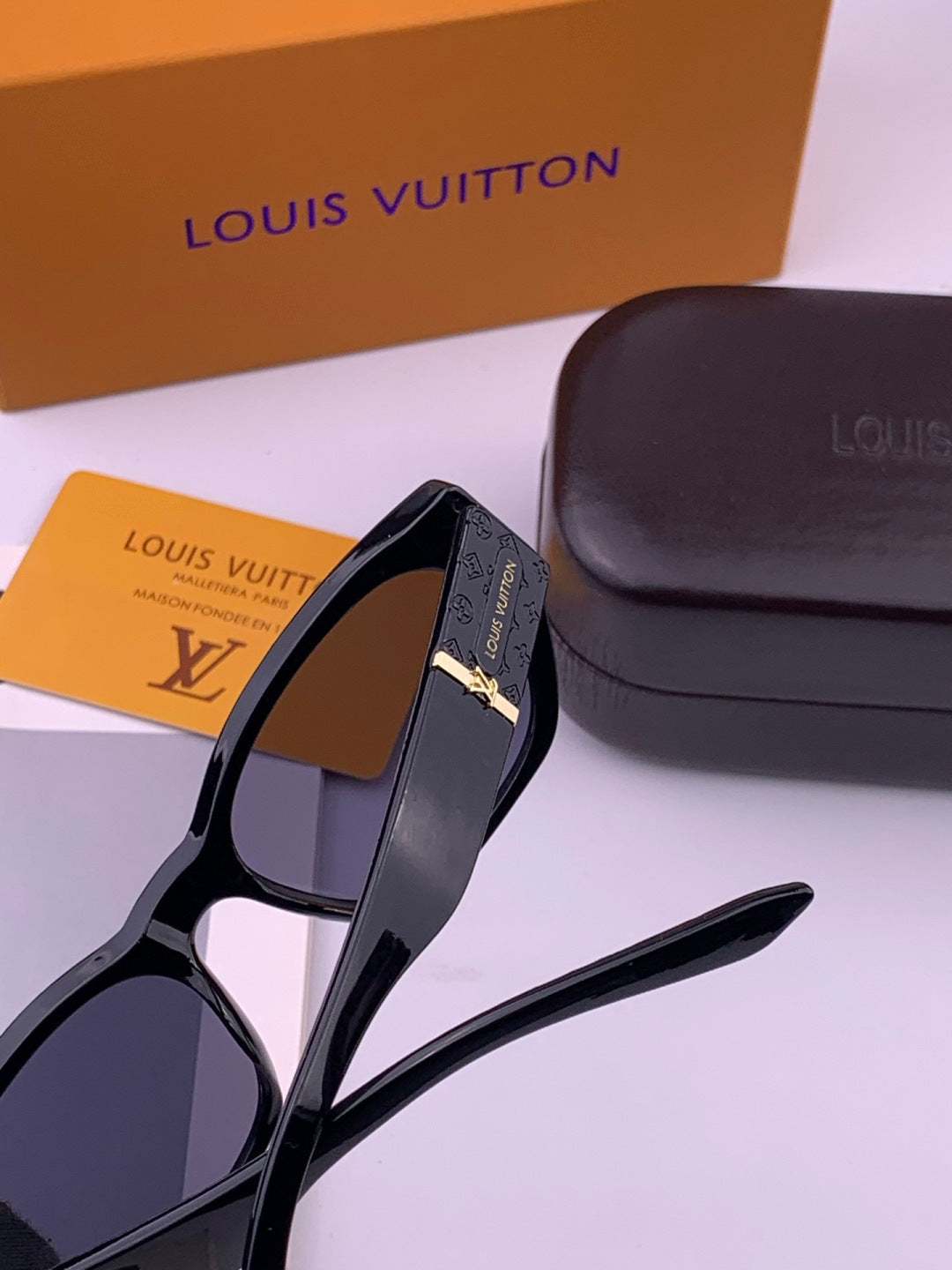 Louis Vuitton L17000 Square Black Lens Sunglasses for Men & Women - 464819 - detail image 4