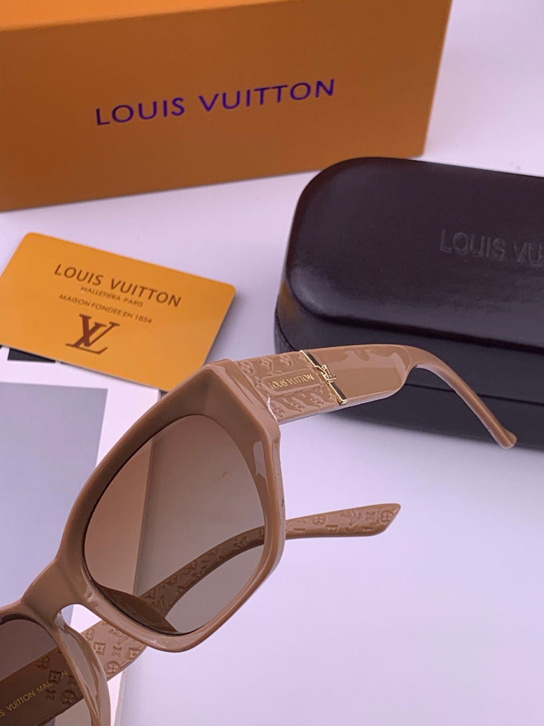Louis Vuitton L17000 Square Gold Lens Sunglasses for Men & Women - 464820 - detail image 4