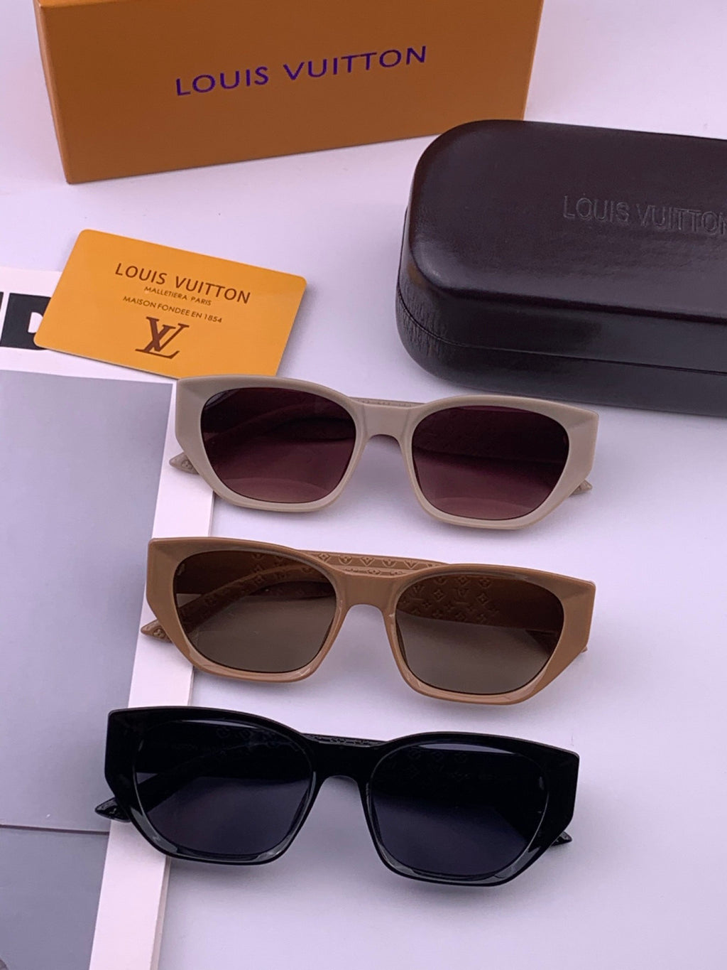 Louis Vuitton L17000 Square Gold Lens Sunglasses for Men & Women - 464820 - detail image 7