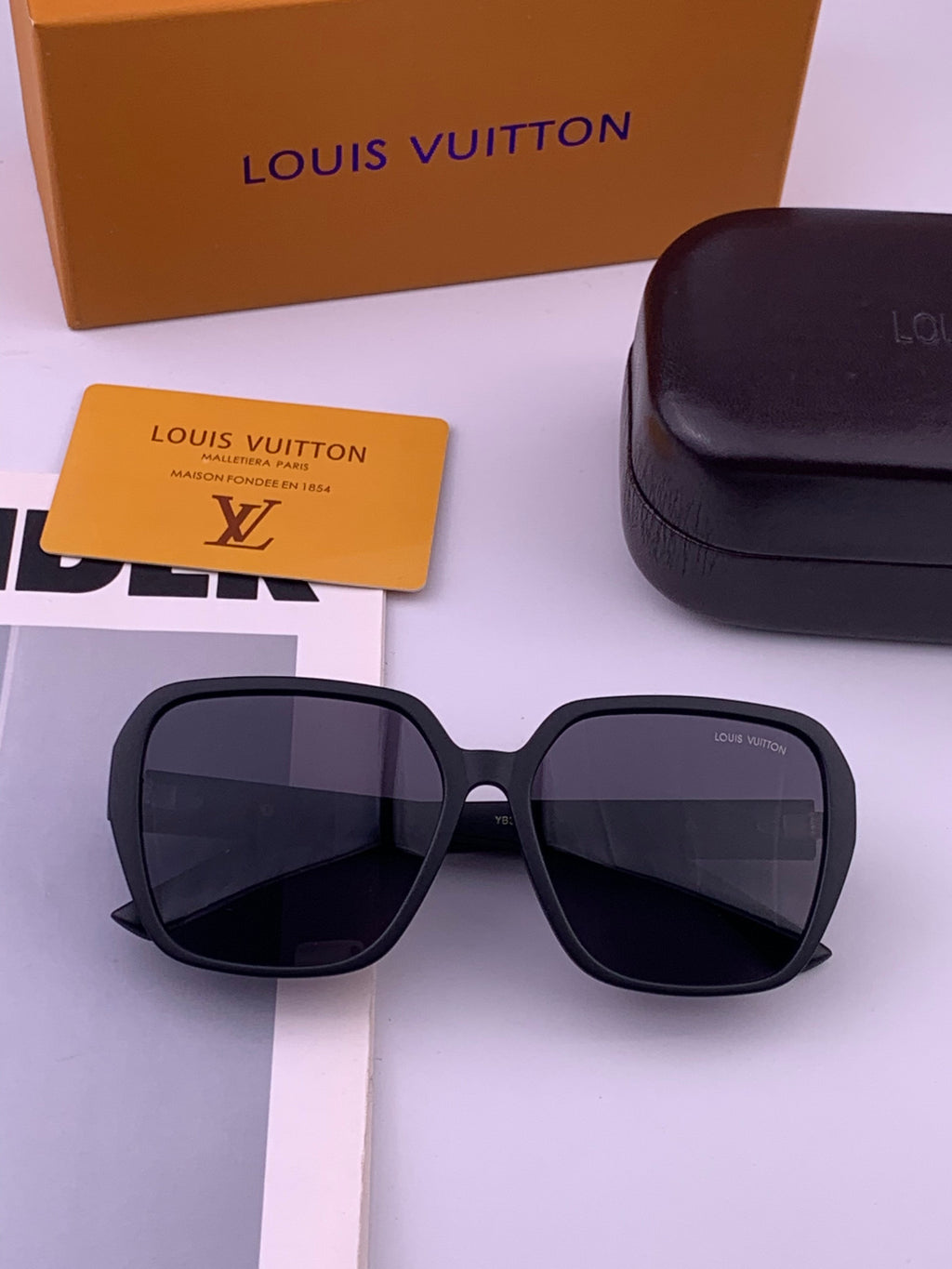 Louis Vuitton L3305 Square Black Lens Sunglasses for Men & Women - 464821 - detail image 7