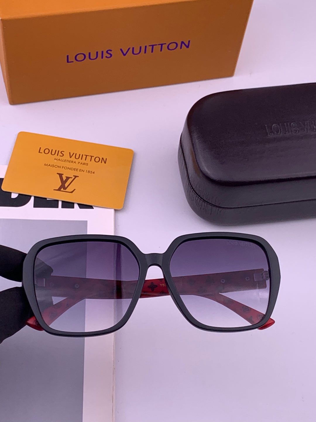 Louis Vuitton L3305 Square Gold Lens Sunglasses for Men & Women - 464621