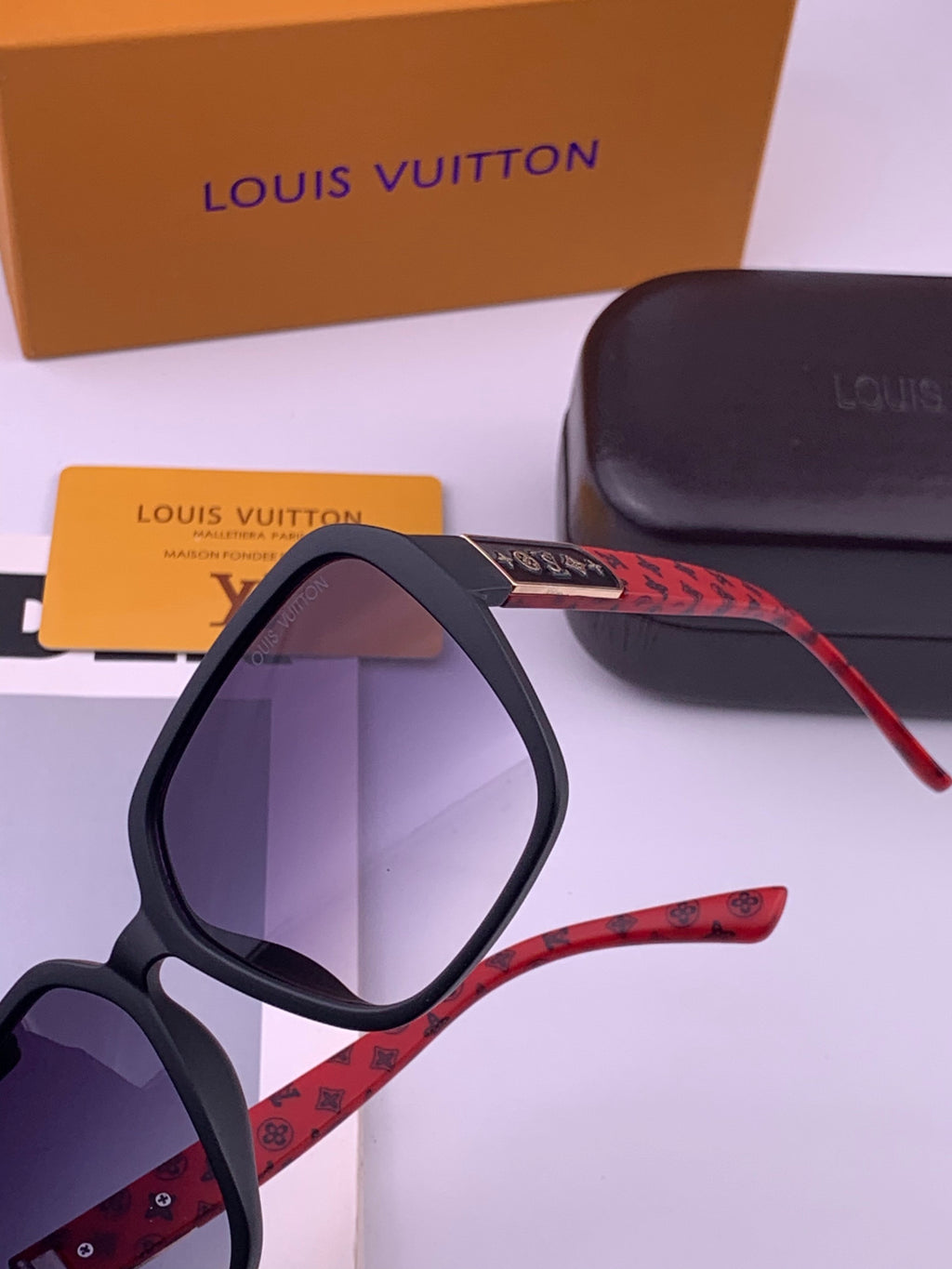 Louis Vuitton L3305 Square Gold Lens Sunglasses for Men & Women - 464621 - detail image 3