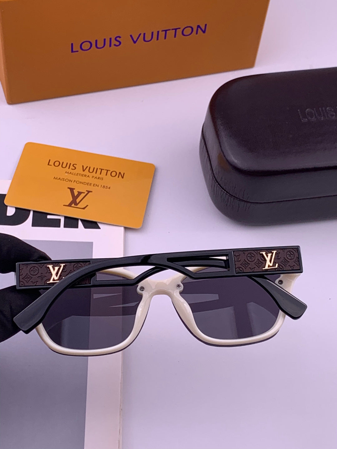 Louis Vuitton L7310 Square Brown Lens Sunglasses for Men & Women - 464623 - detail image 6
