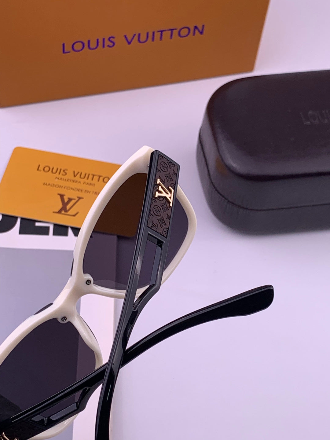 Louis Vuitton L7310 Square Brown Lens Sunglasses for Men & Women - 464623 - detail image 5