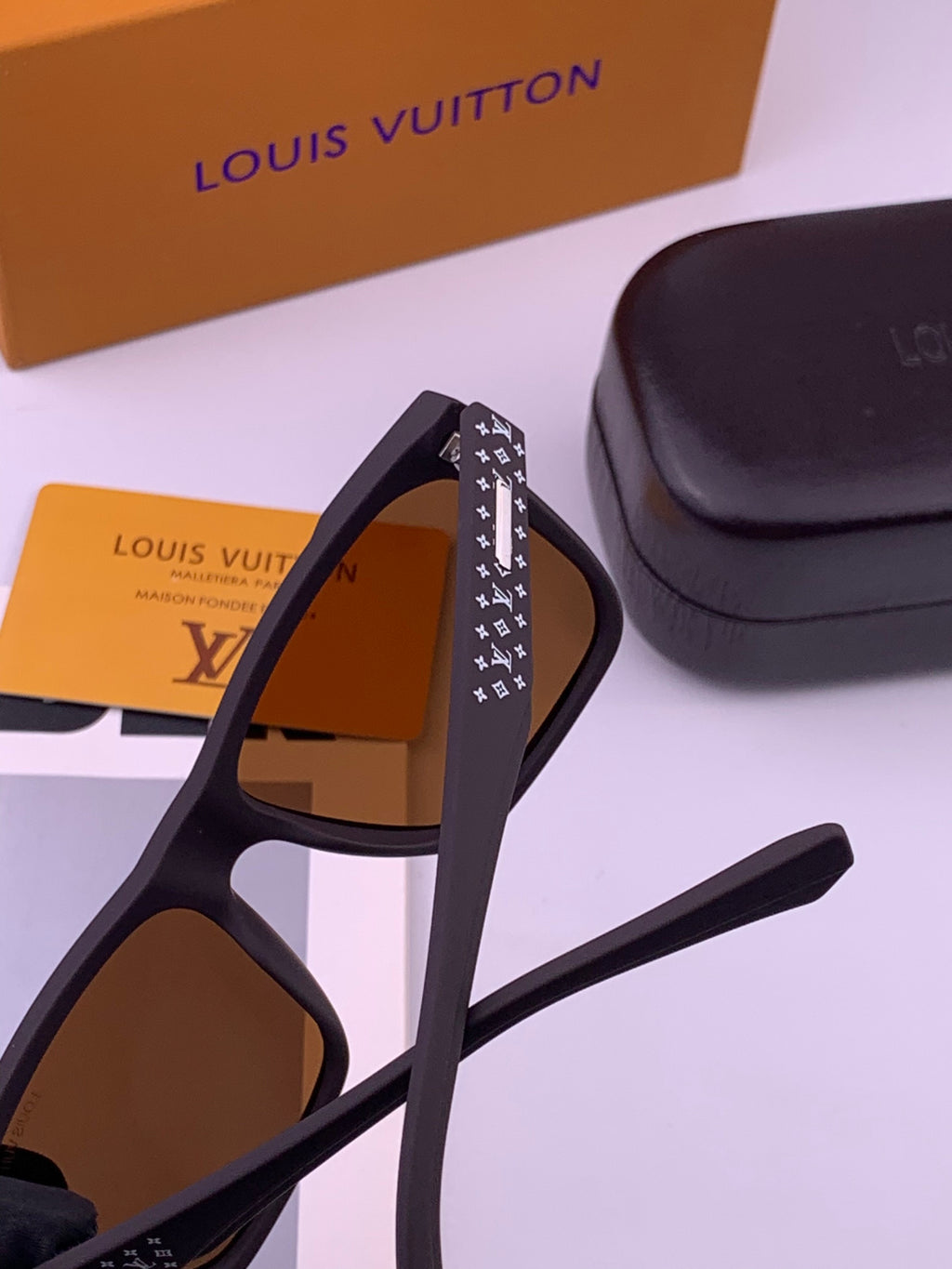 Louis Vuitton L8510 Square Brown Lens Sunglasses for Men & Women - 464789 - detail image 4