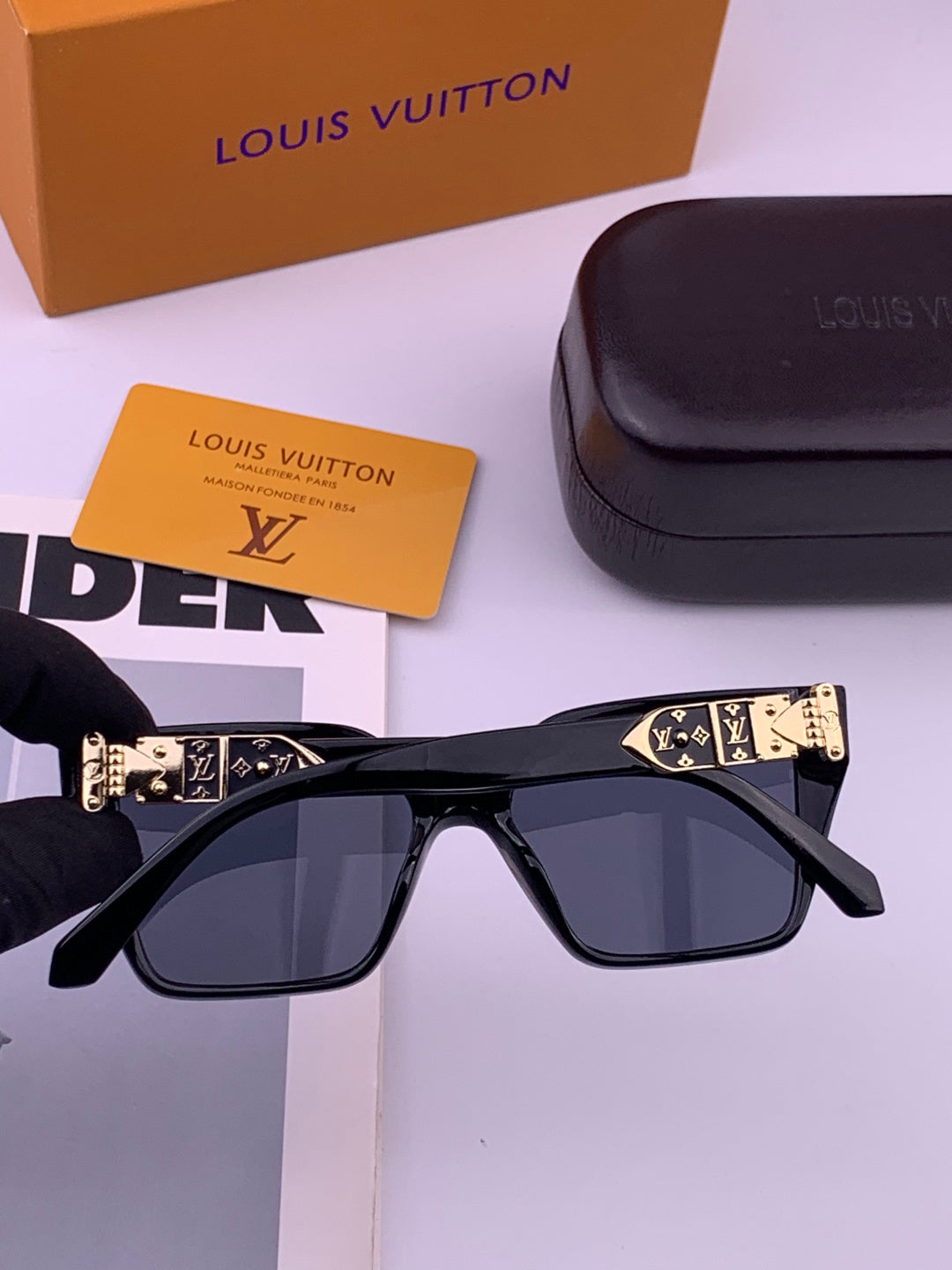 Louis Vuitton L36900 Square Black Lens Sunglasses for Men & Women - 464791 - detail image 4
