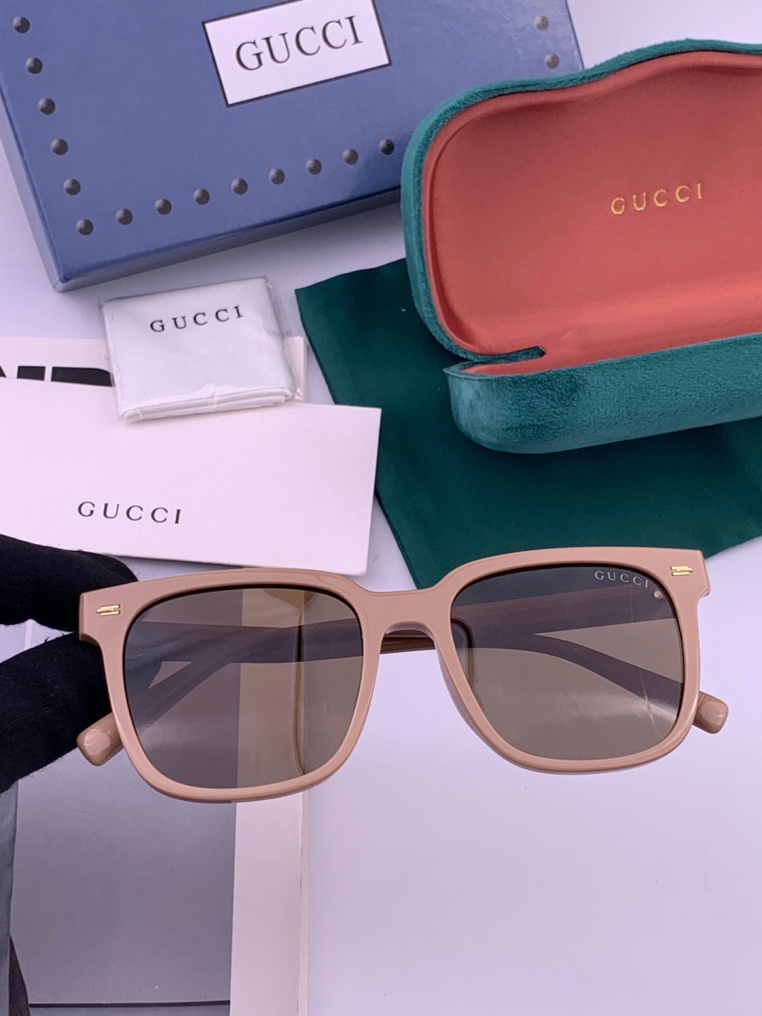 Gucci G02041 Polarized Fashion Brown Lens Sunglasses for Women - detail image 2