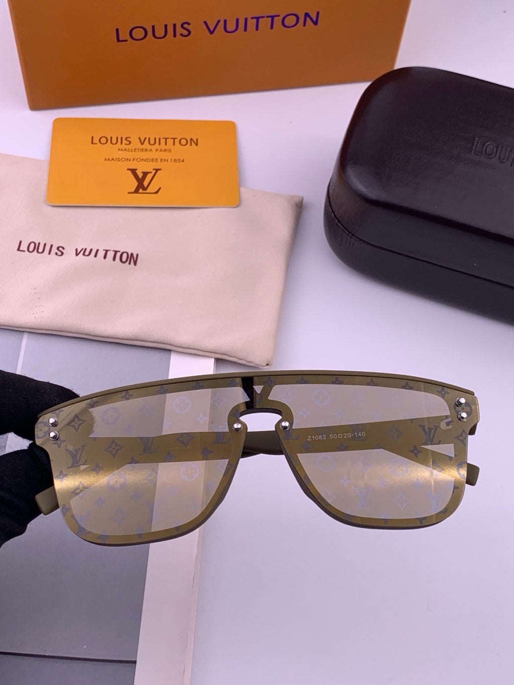 Louis Vuitton L2108 Aviator Silver Lens Sunglasses for Men & Women - detail image 6