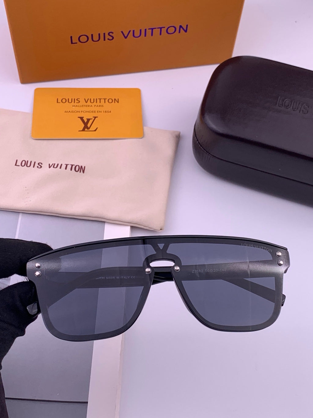 Louis Vuitton L2108 Aviator Silver Lens Sunglasses for Men & Women - detail image 4
