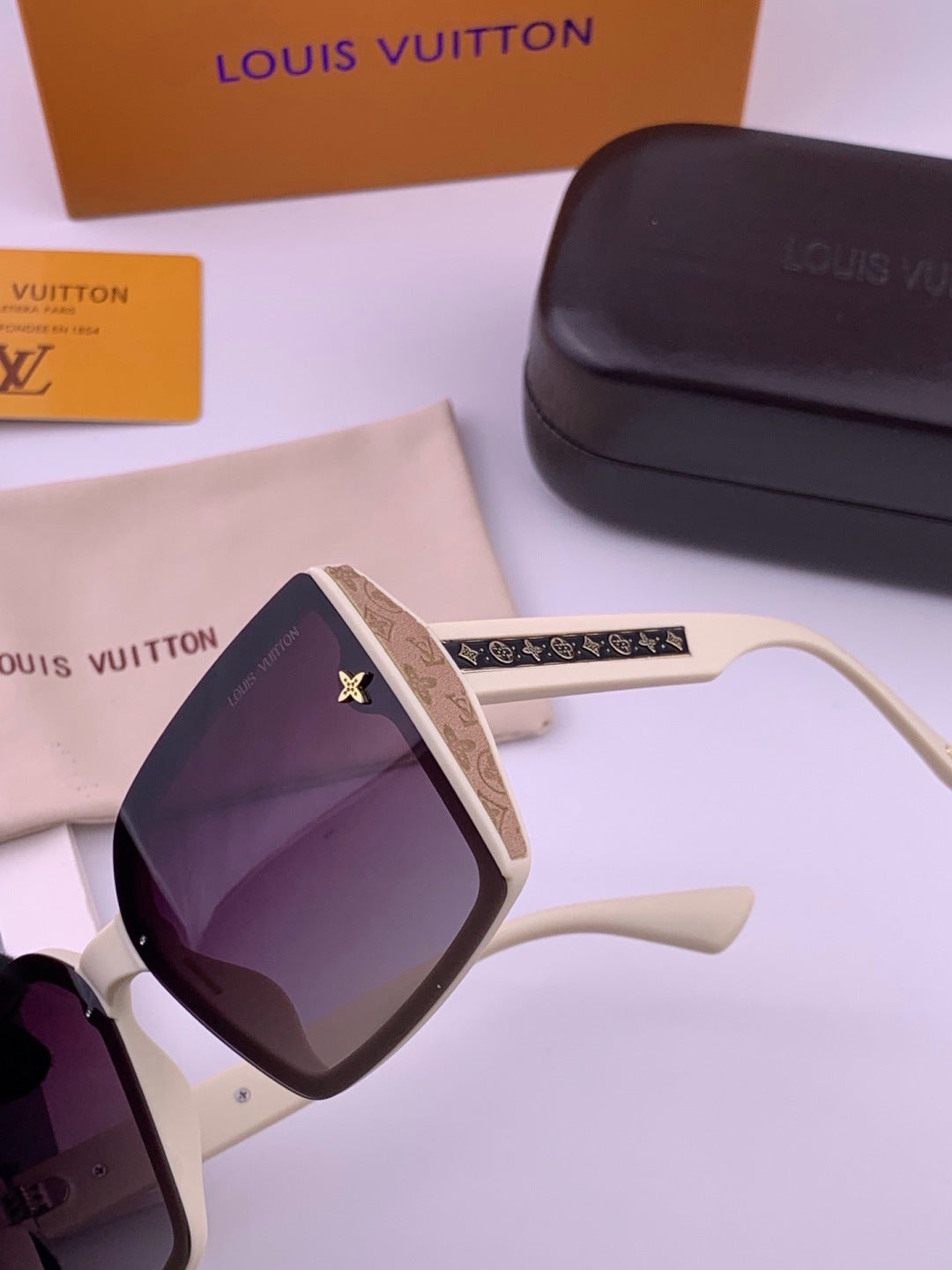 Louis Vuitton Fashion Gold Lens Sunglasses for Men & Women - 464795 - detail image 3