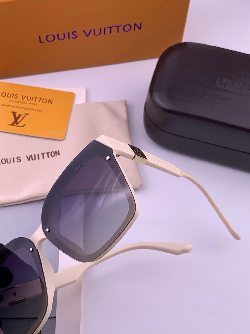 Louis Vuitton L1765 Polarized Square Gold Lens Sunglasses for Men & Women - detail image 3