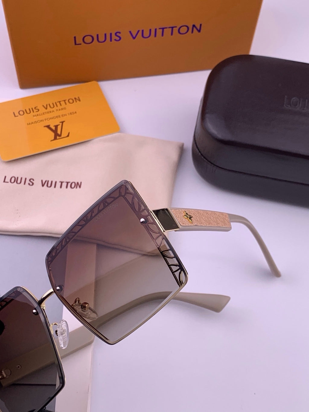Louis Vuitton L3730 Square Gold Lens Sunglasses for Men & Women - detail image 5