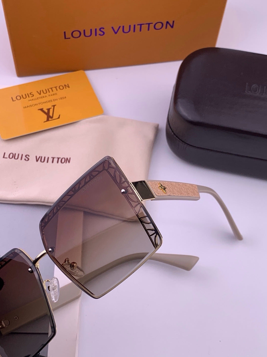 Louis Vuitton L3730 Square Gold Lens Sunglasses for Men & Women - detail image 5
